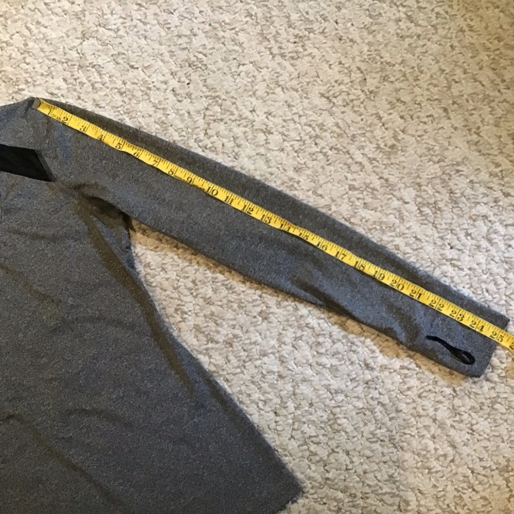 🚨5/$25 Women’s Long Sleeve Performance Tee in Charcoal Gray - Picture 5 of 7
